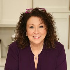Carolyn Augur
