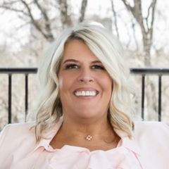 Lora Reynolds