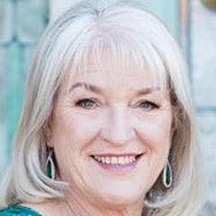 Carolyn Lyne